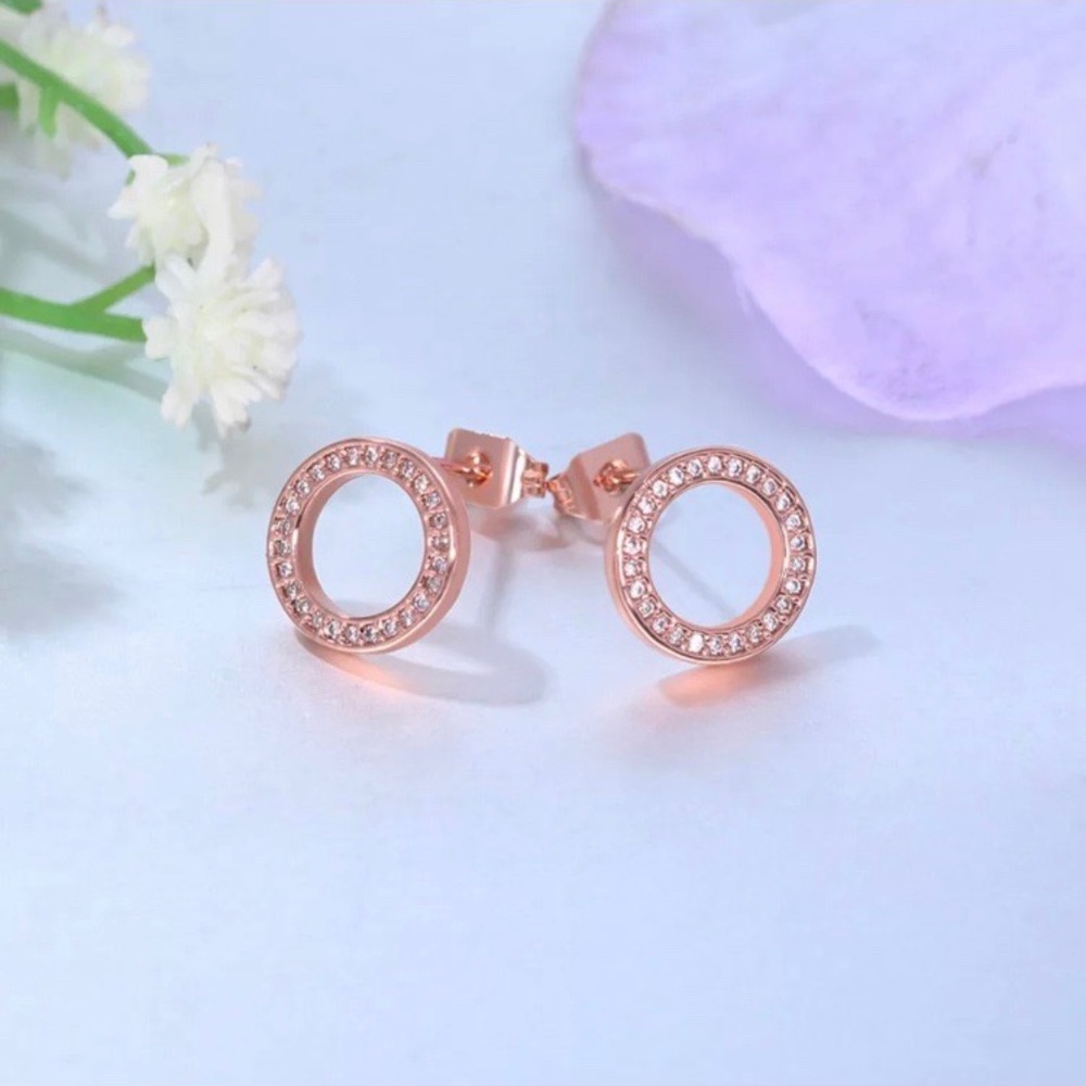 **New Luxury 18k Rose Gold Diamond Stud Earrings - Picture 4 of 4